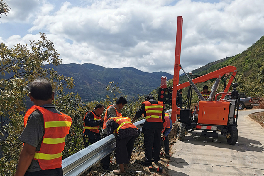 护栏打桩机施工案例